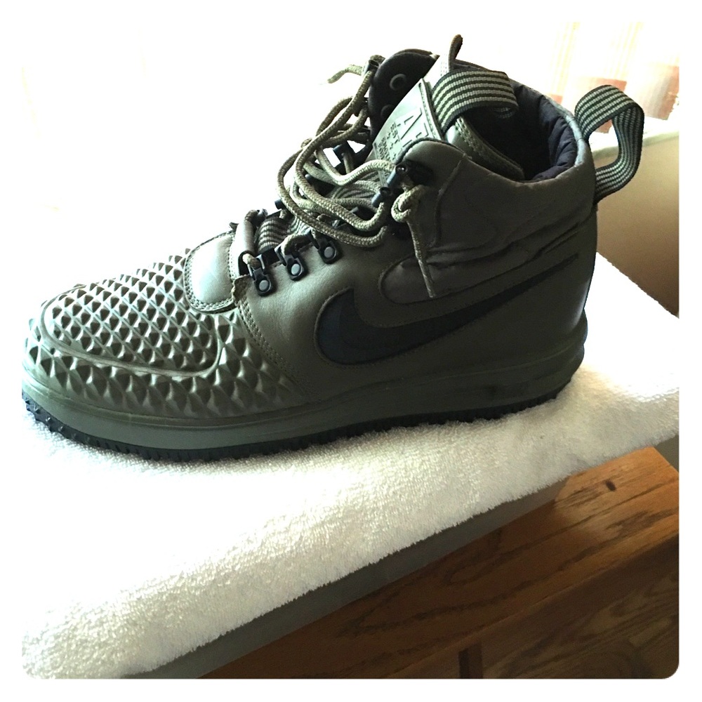 Nike air duck boot classics